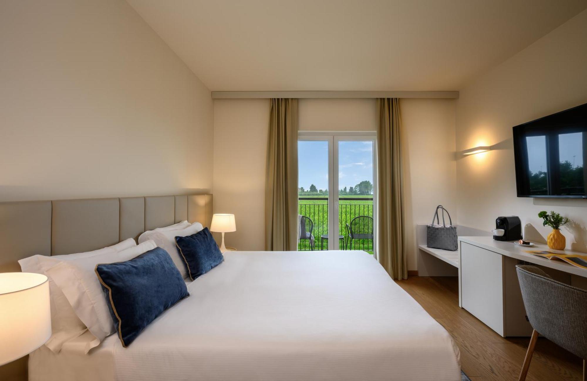Leonardo Hotel Lago Di Garda - Wellness And Spa Лацизе Екстериор снимка