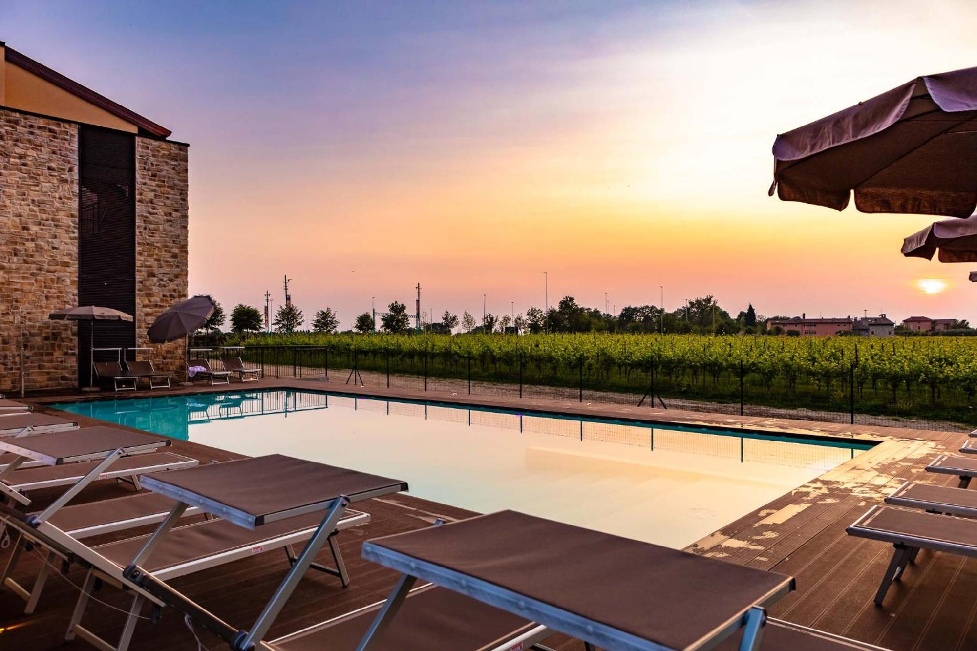 Leonardo Hotel Lago Di Garda - Wellness And Spa Лацизе Екстериор снимка